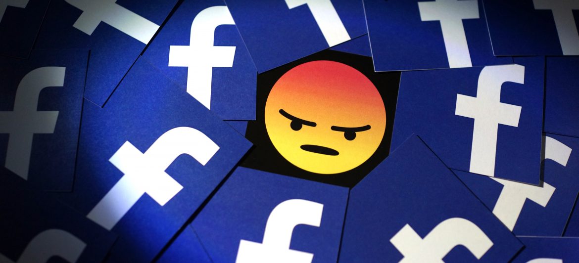 La caída de Mark Zuckerberg: enredados en facebook
